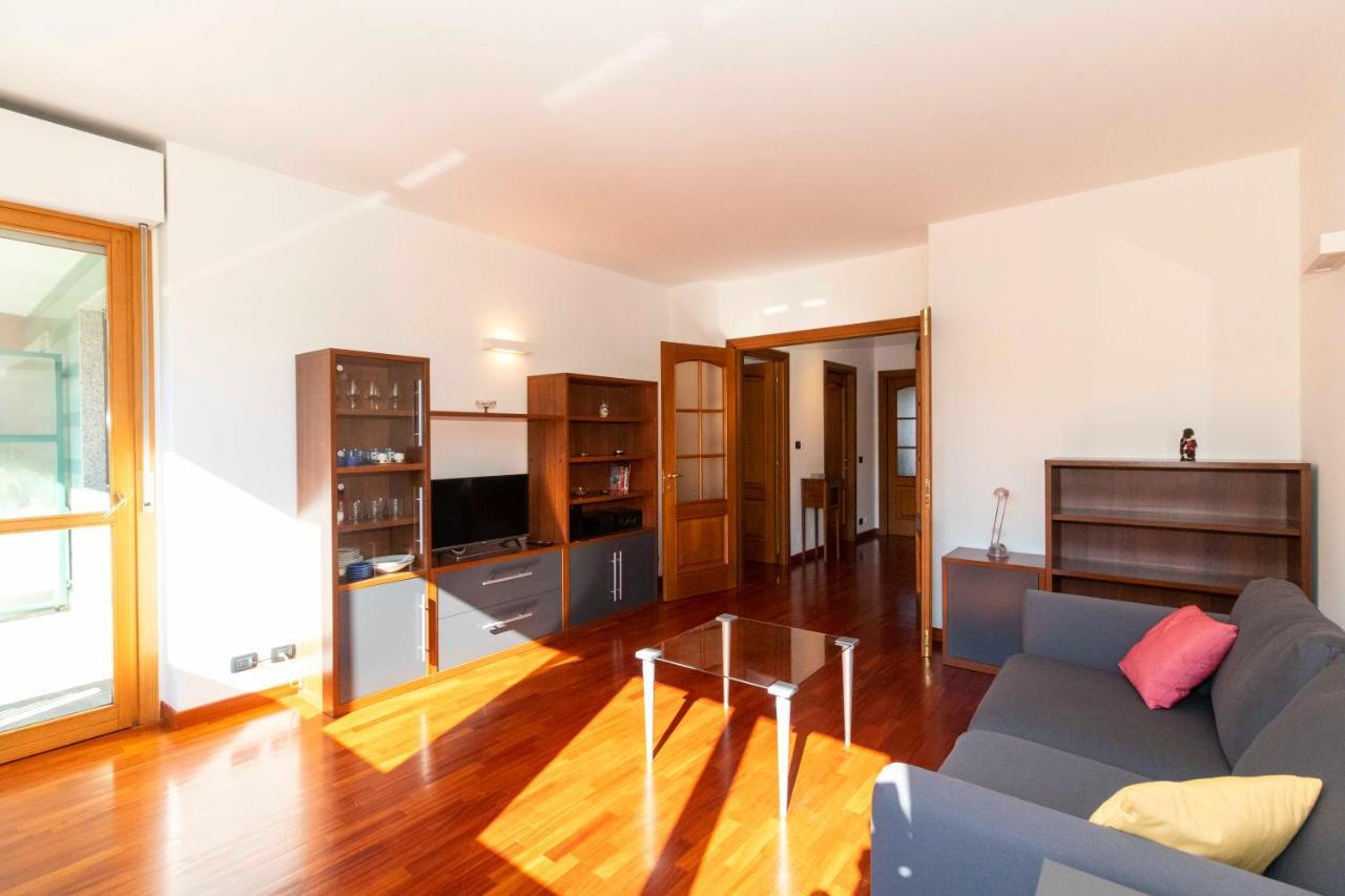 Cozy&Spacious Apt 2 Min Walk From The Tram Stop! Apartment Turin Exterior photo