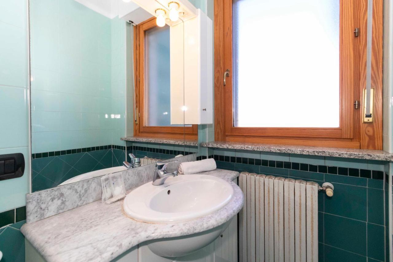 Cozy&Spacious Apt 2 Min Walk From The Tram Stop! Apartment Turin Exterior photo