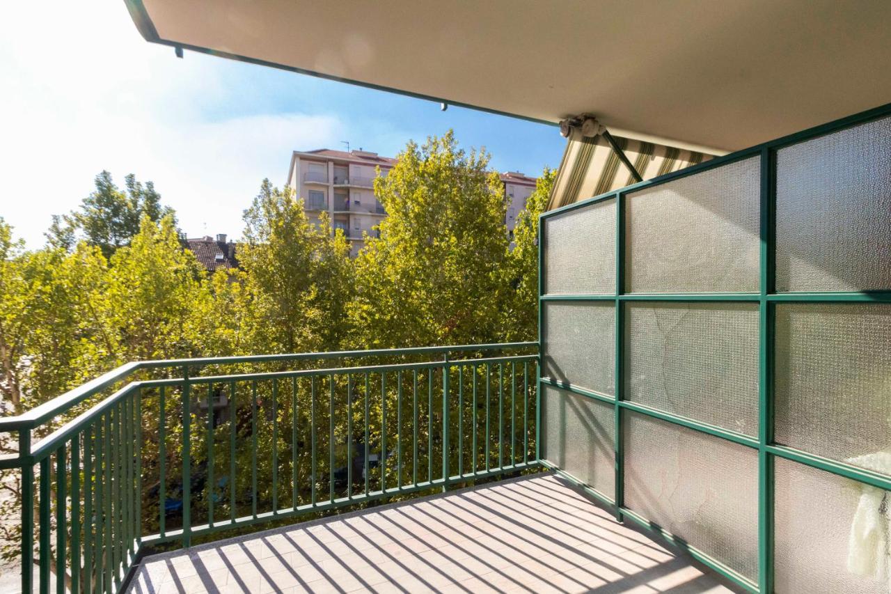 Cozy&Spacious Apt 2 Min Walk From The Tram Stop! Apartment Turin Exterior photo